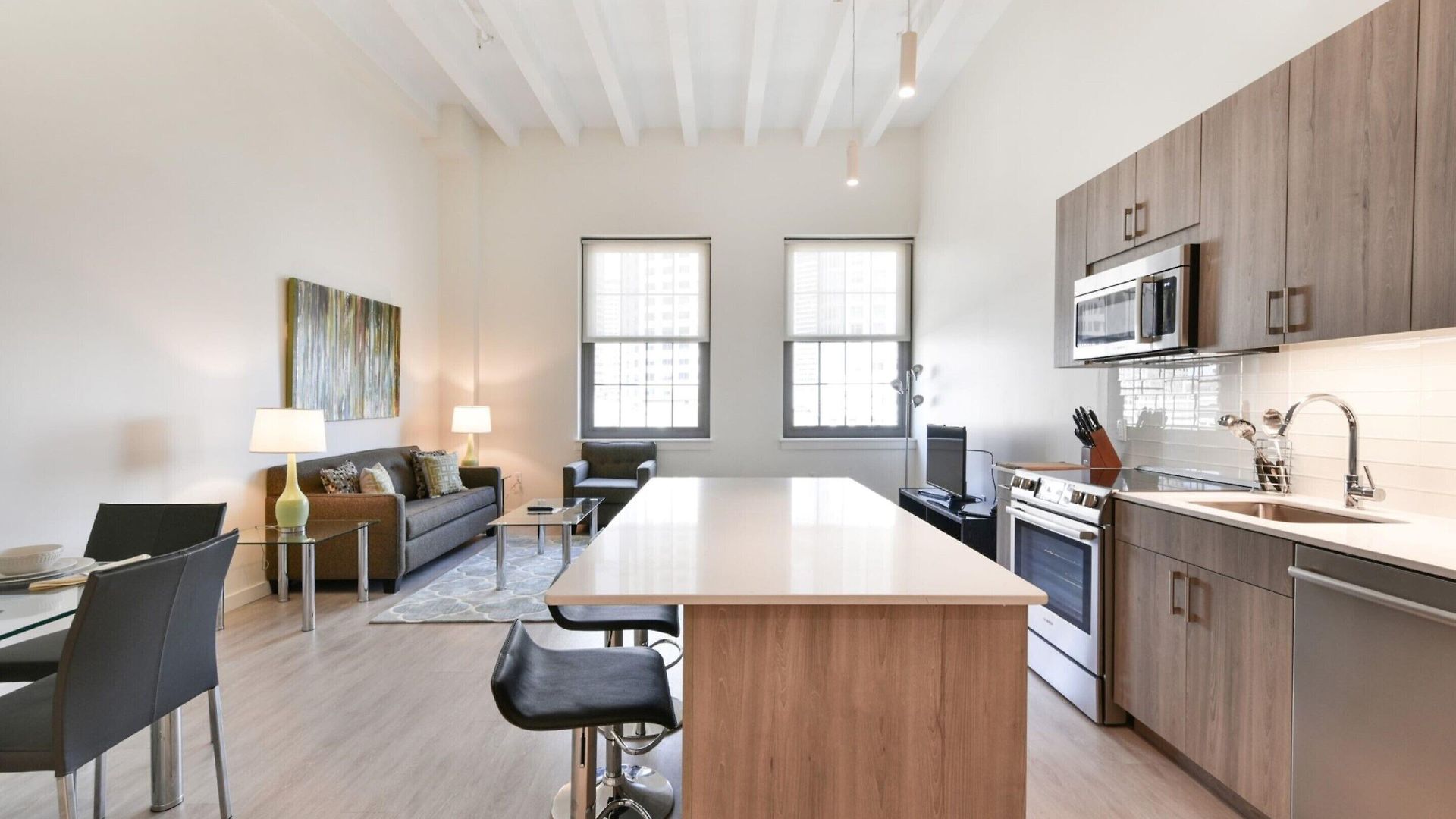 Global Luxury Downtown Apartment