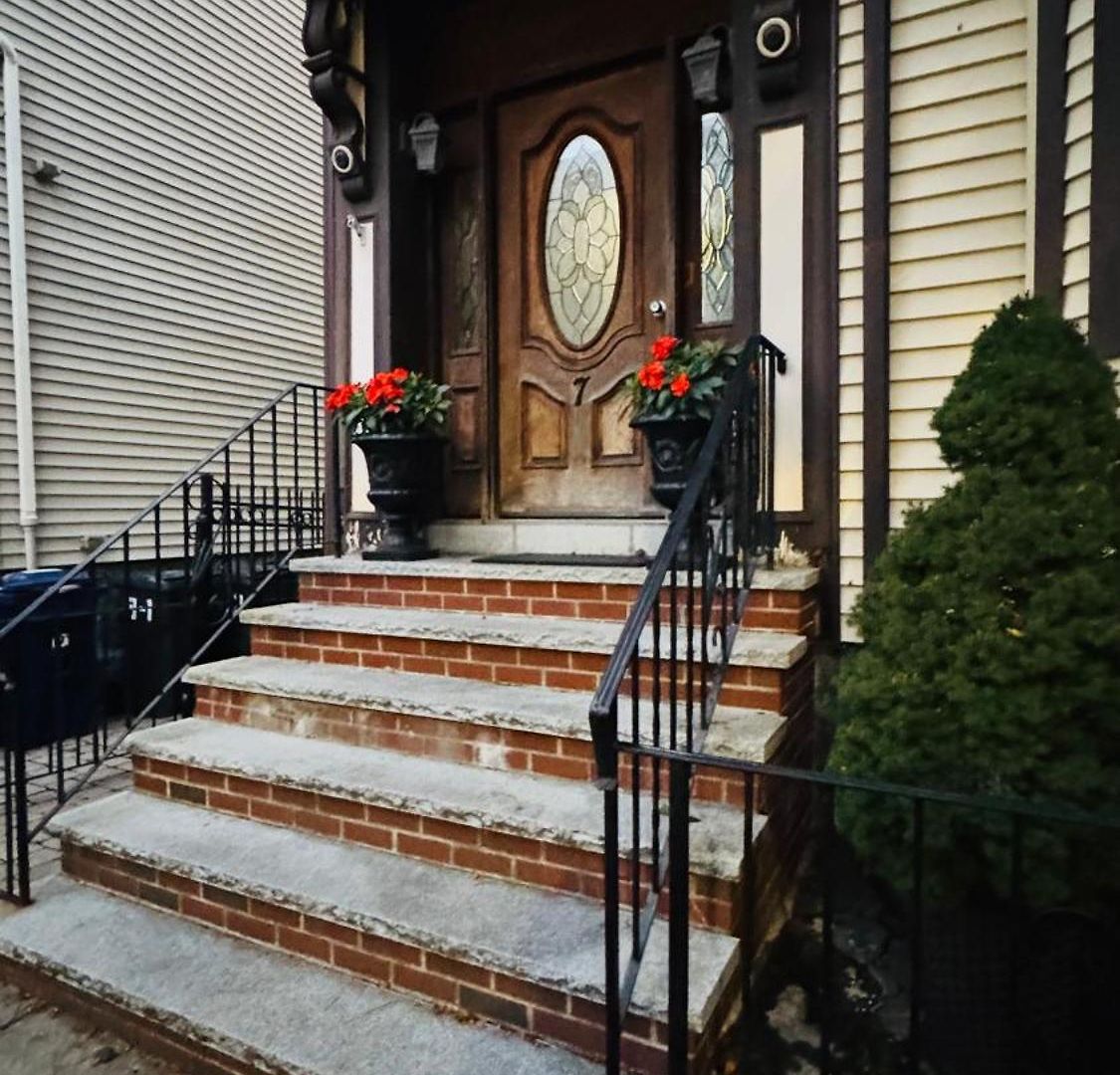 Spacious 3br Near Free Parking Apartment