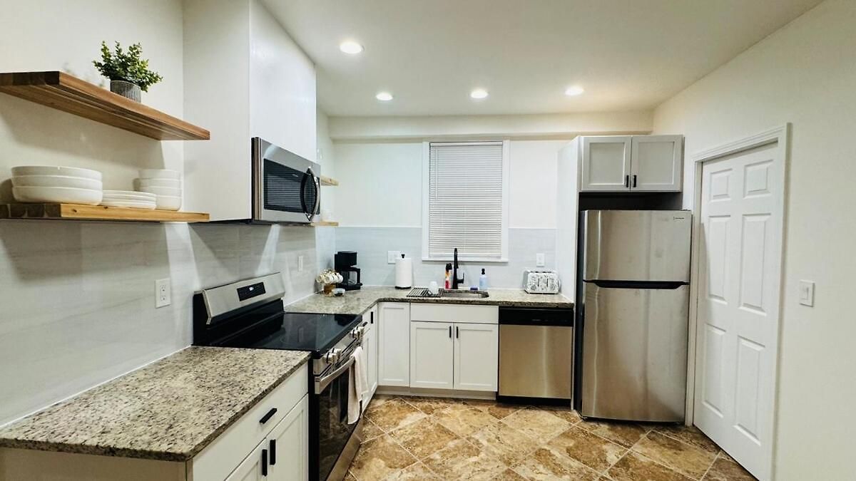 Apartment Spacious 3br Near Free Parking
