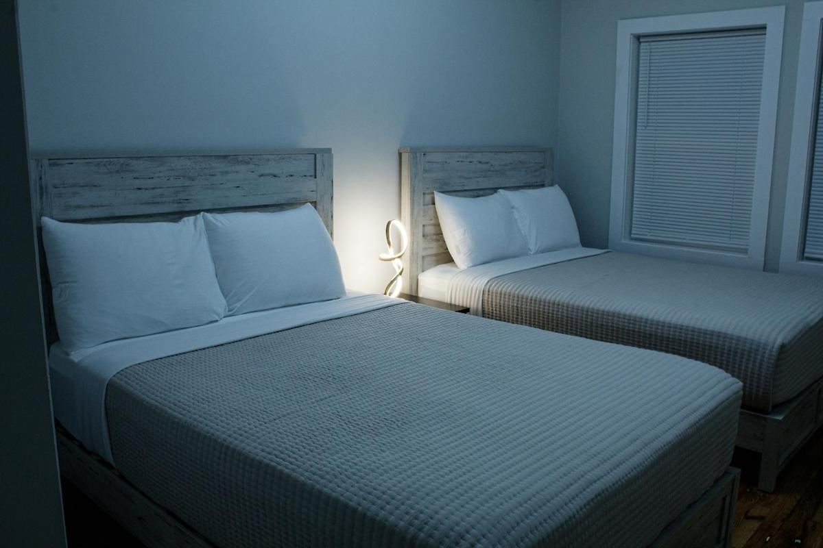Modern 3br Walk To Subway 2 Min To Logan Airport * Boston