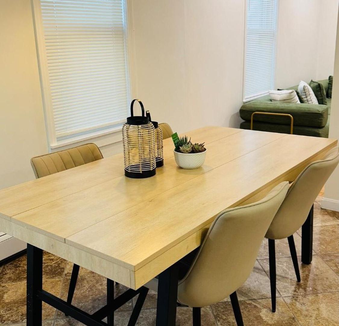 Spacious 3br Near Free Parking Apartment