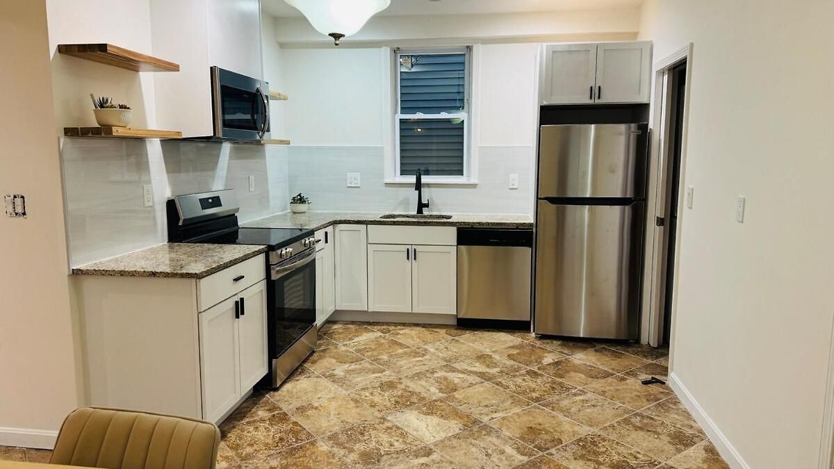 Apartment Spacious 3br Near Free Parking *