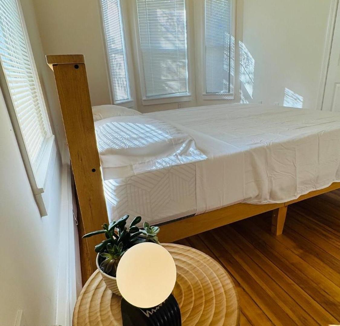 Apartment Spacious 3br Near Free Parking *