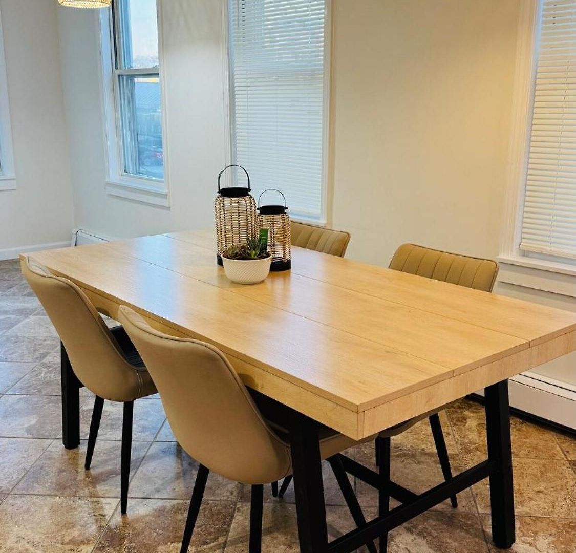 Spacious 3br Near Free Parking Apartment