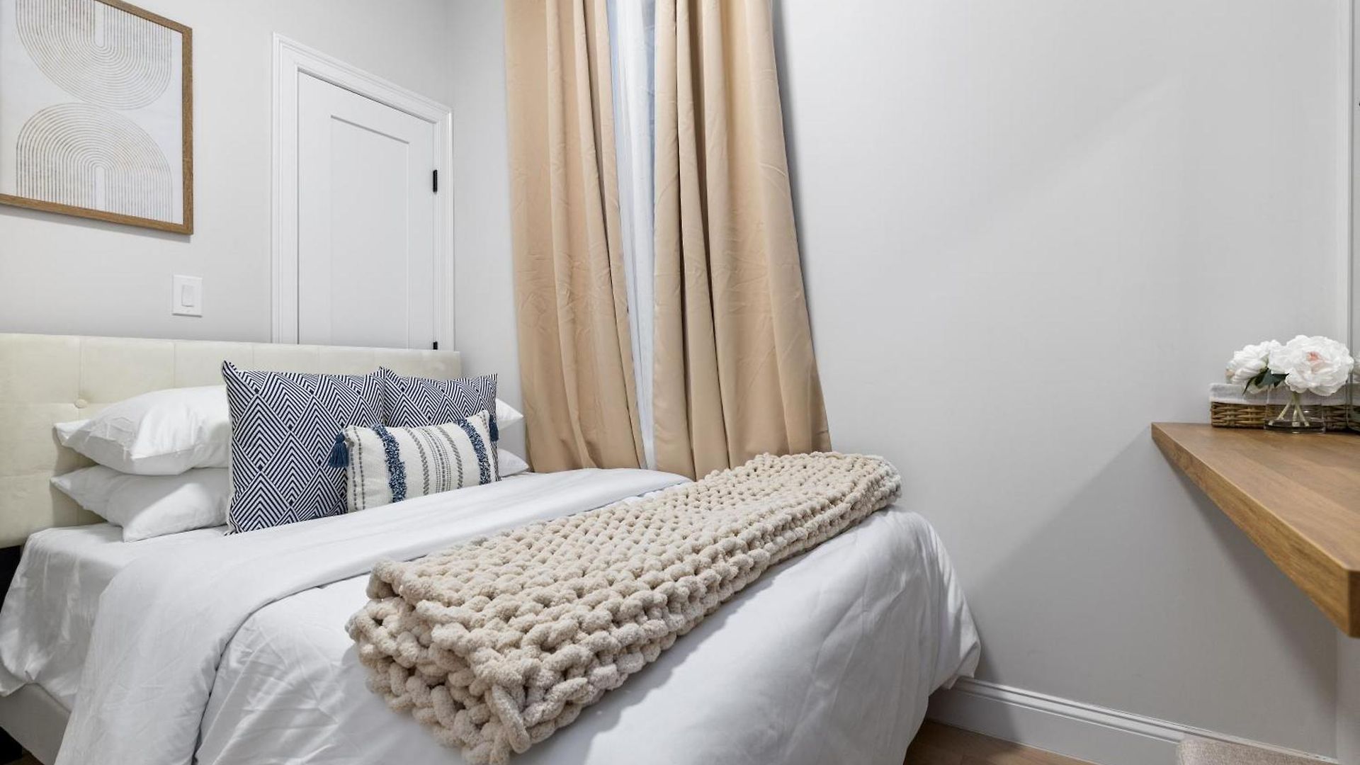 Apartment 5br 3bath 6beds