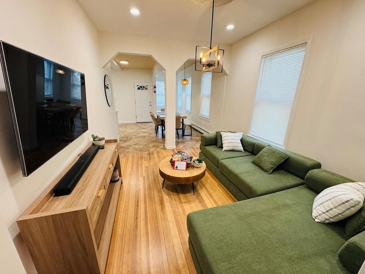 Spacious 3br Near Free Parking