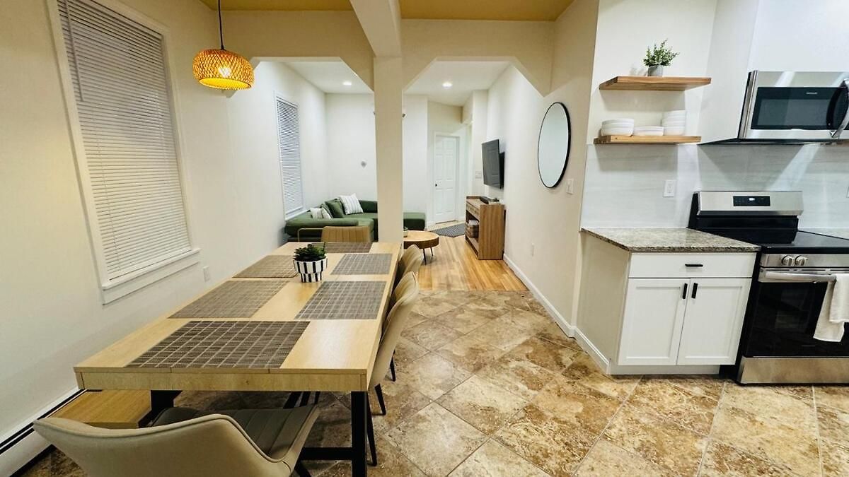 Spacious 3br Near Free Parking Boston