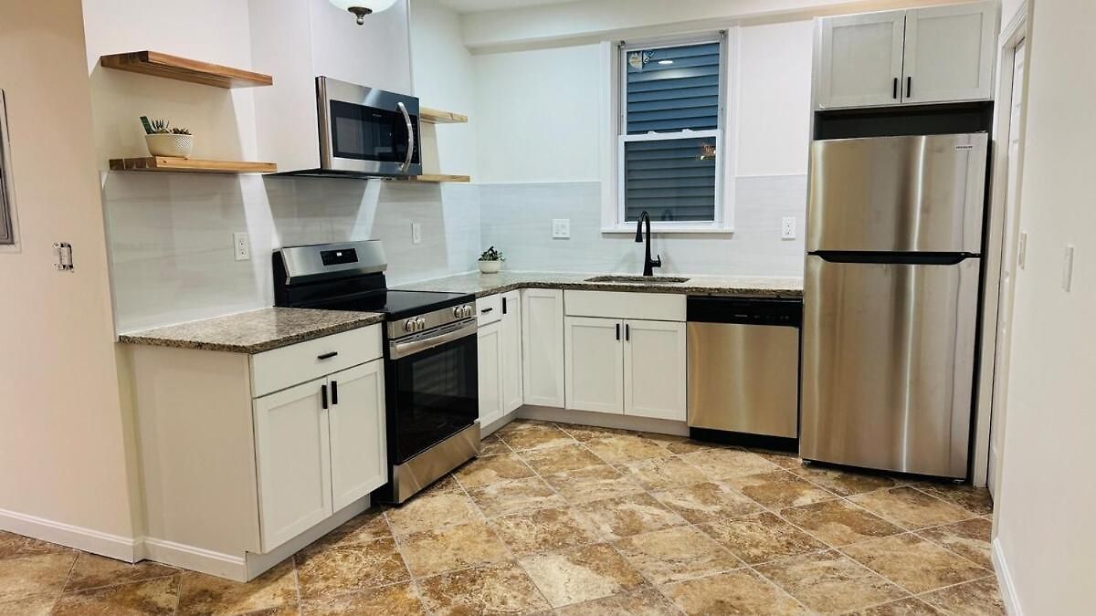 Apartment Spacious 3br Near Free Parking