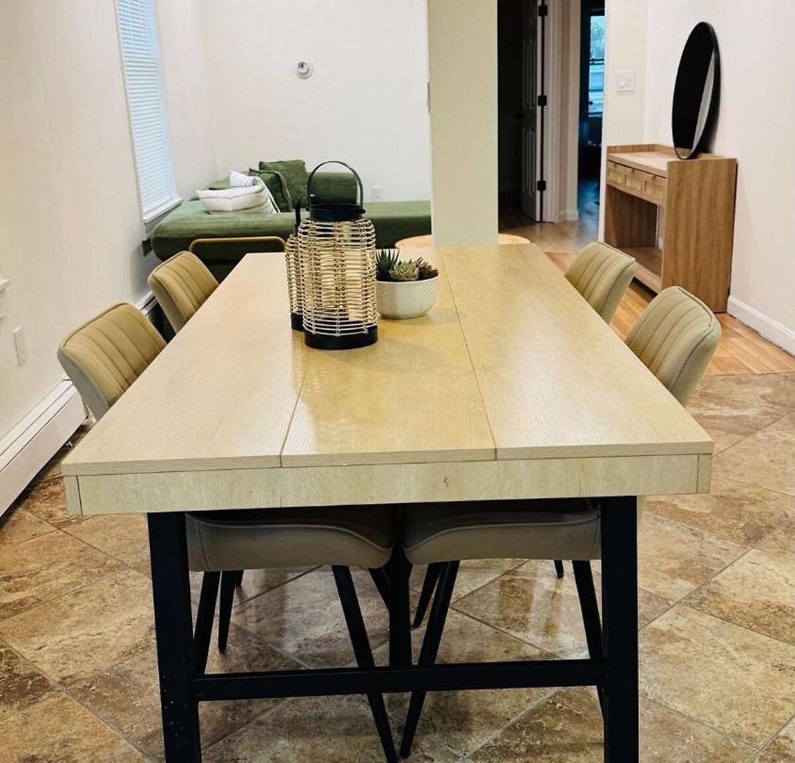 Apartment Spacious 3br Near Free Parking *