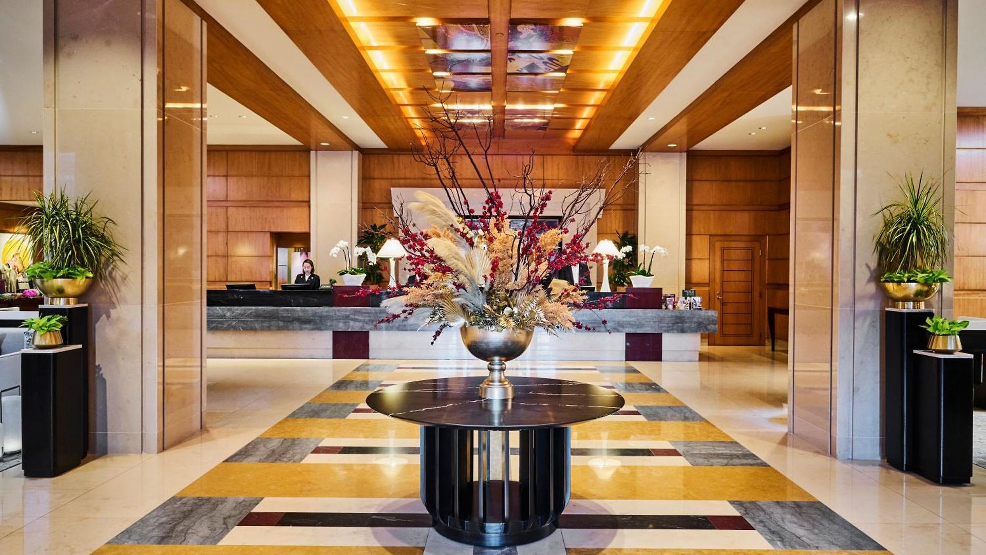 Mandarin Oriental, Hotel