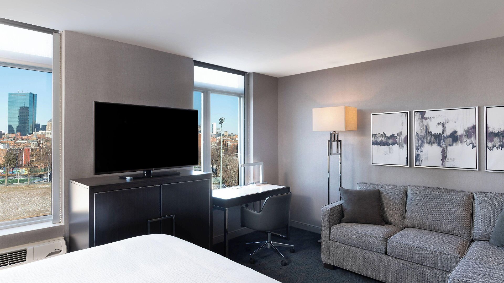 Downtown/south End Hotel 3*