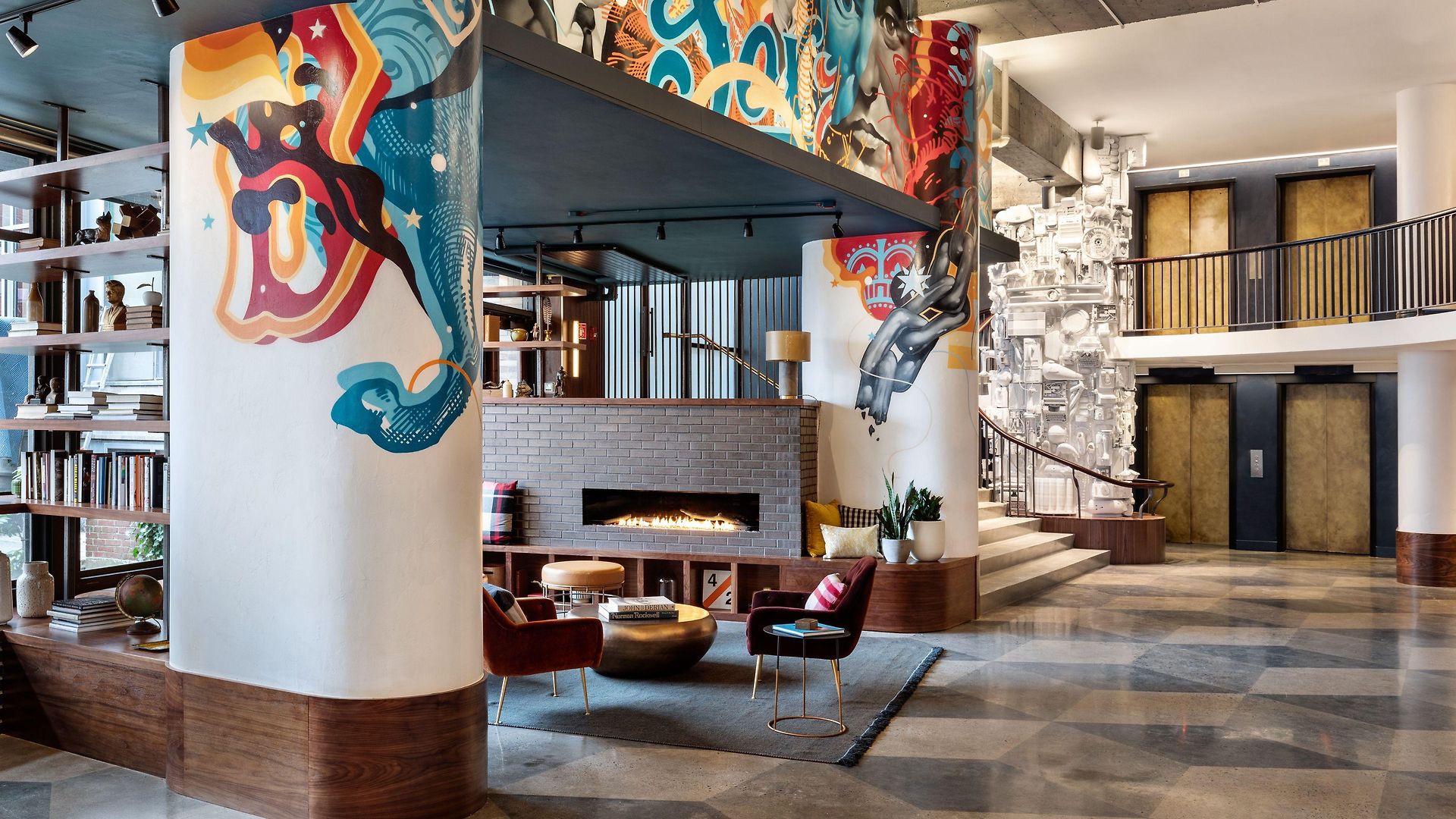 The Revolution Hotel 3*