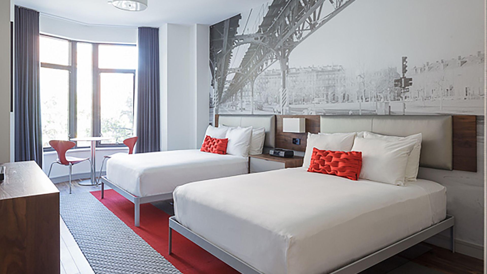 Hotel The Revolution