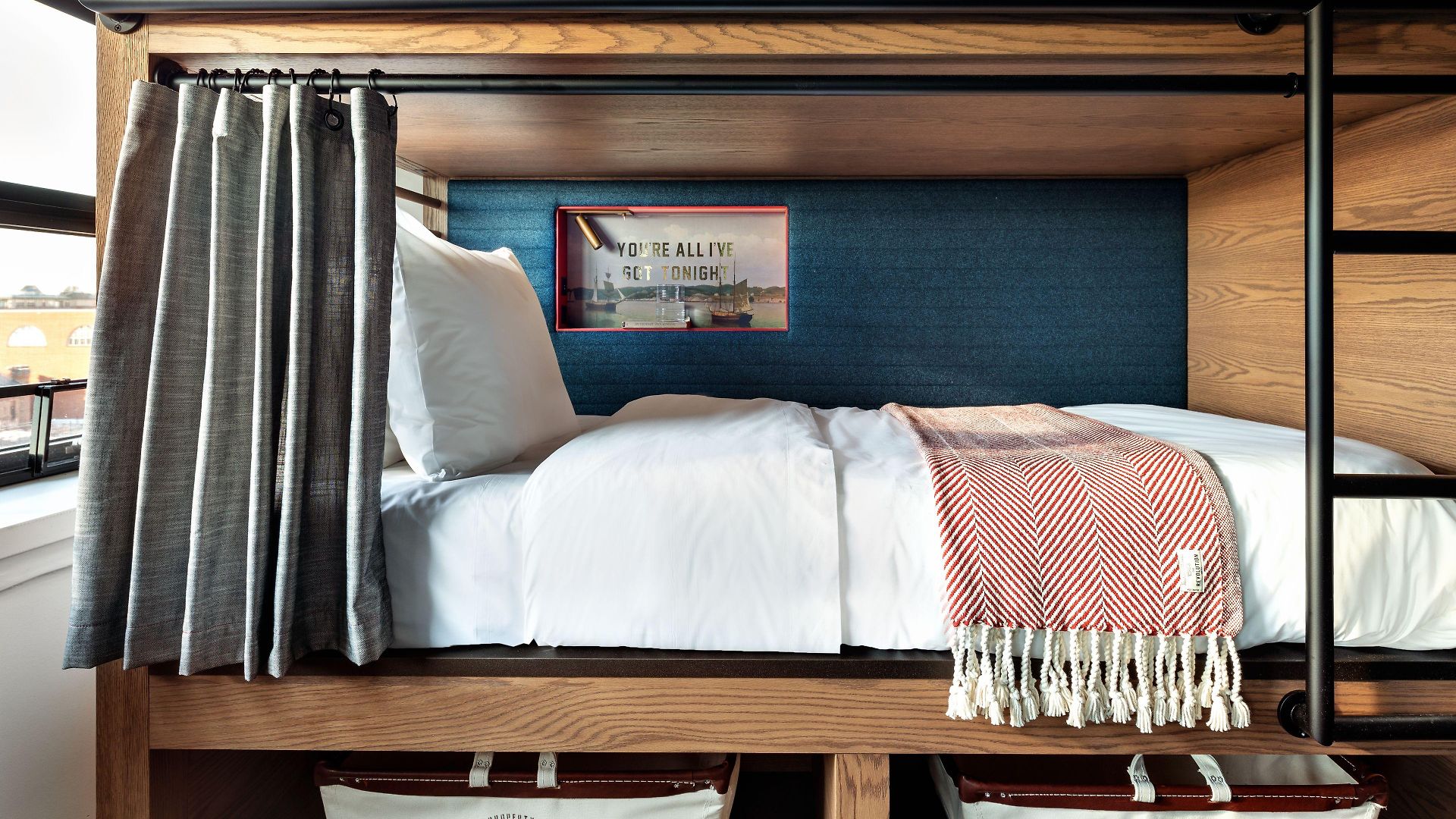 The Revolution Hotel 3*