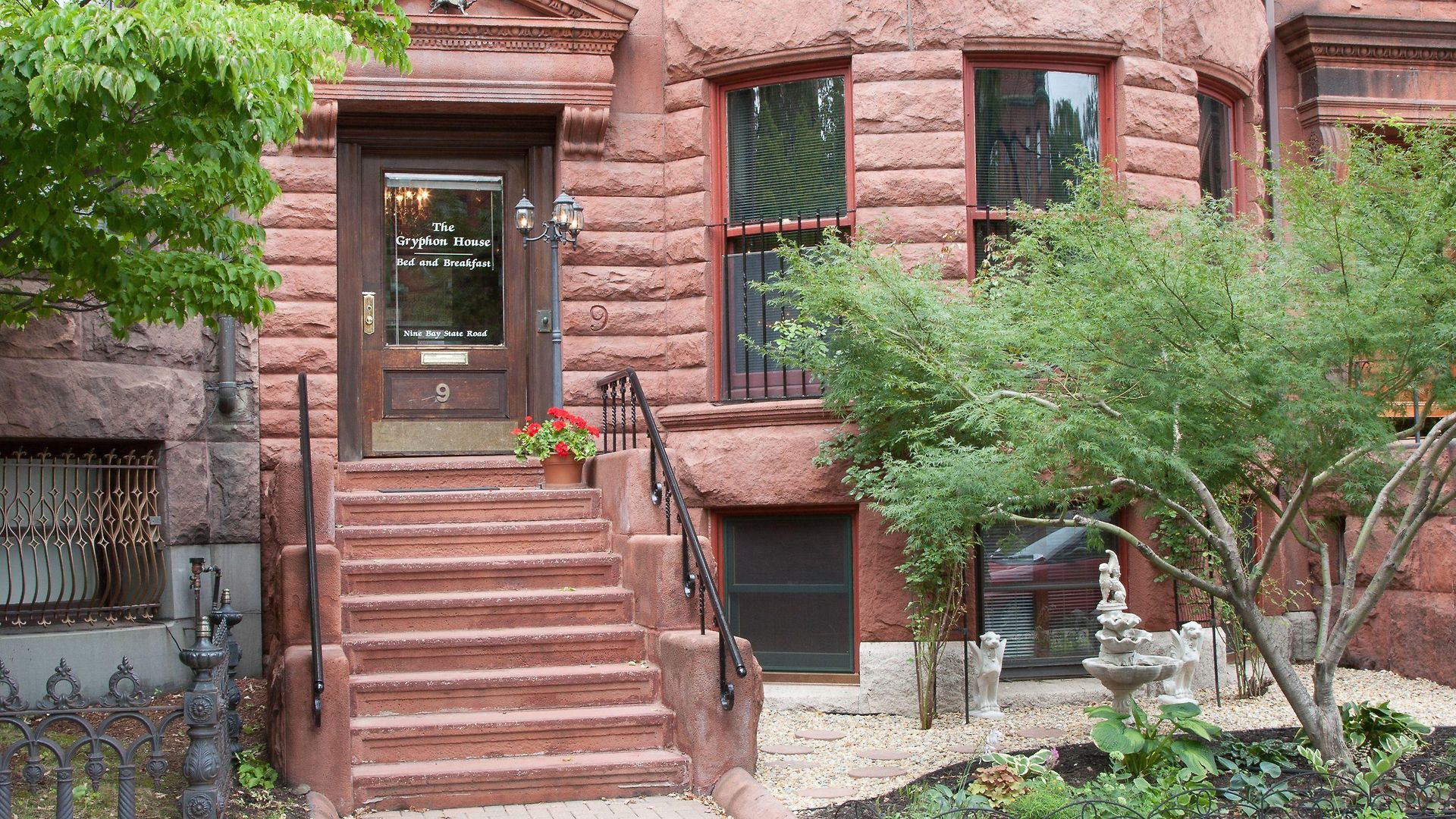Bed & Breakfast The Gryphon House 3*