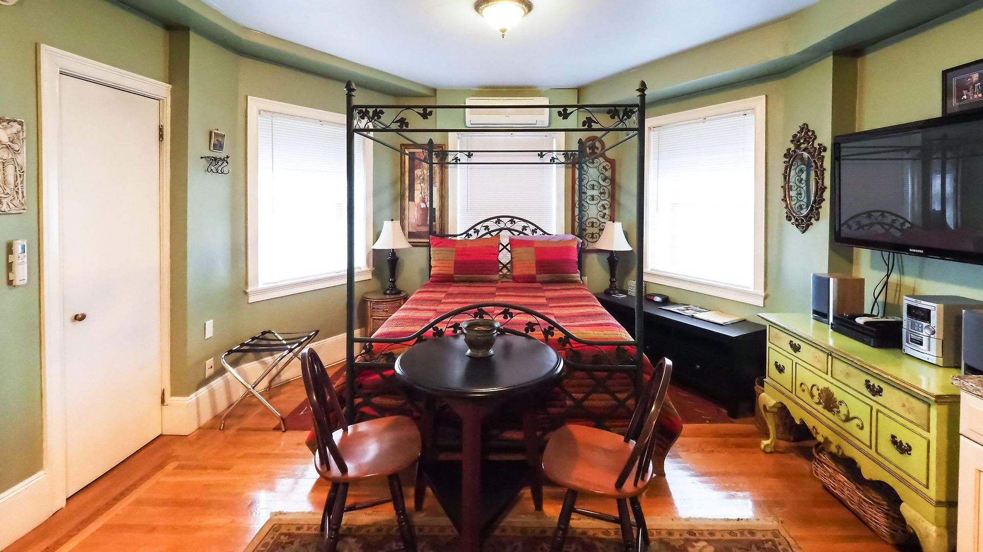 The Gryphon House Bed & Breakfast