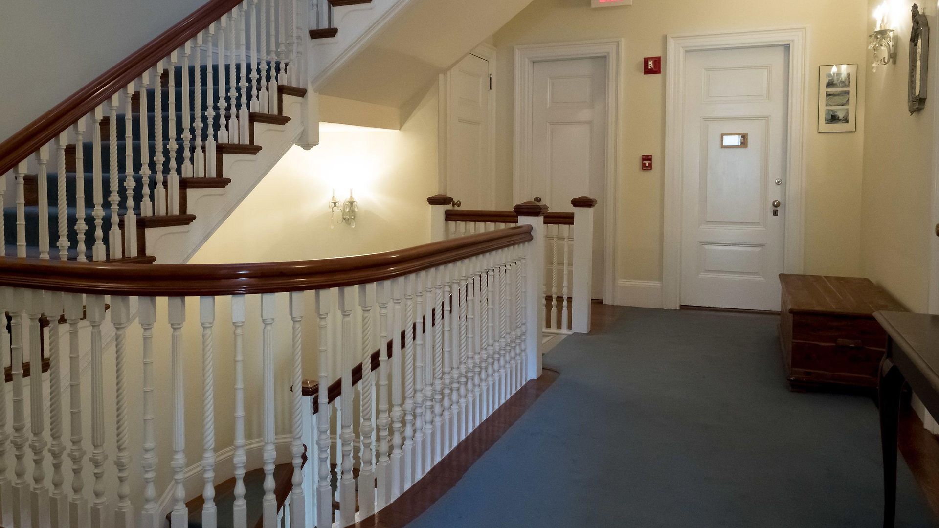 The Gryphon House Bed & Breakfast Boston