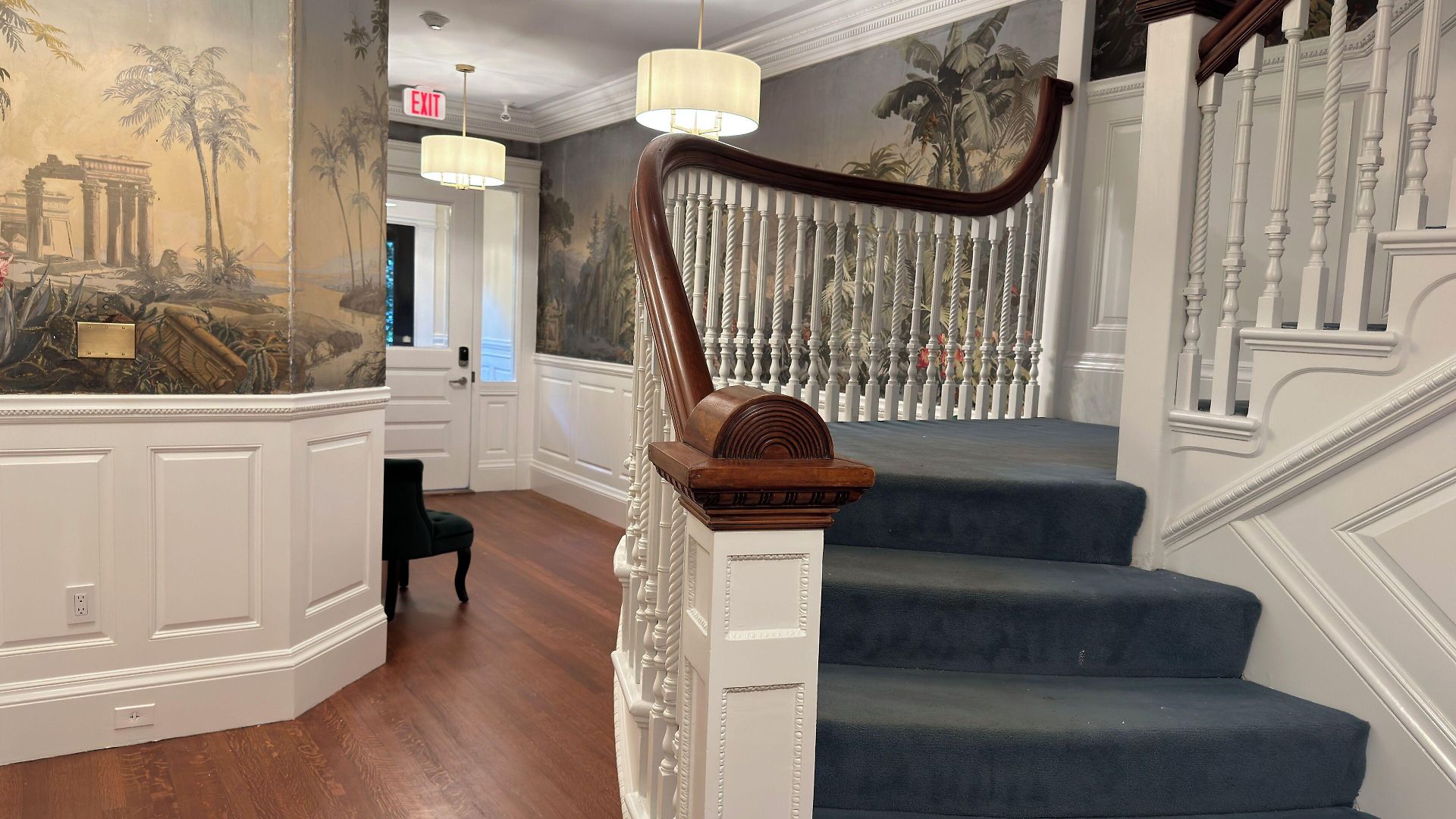 The Gryphon House Bed & Breakfast 3*
