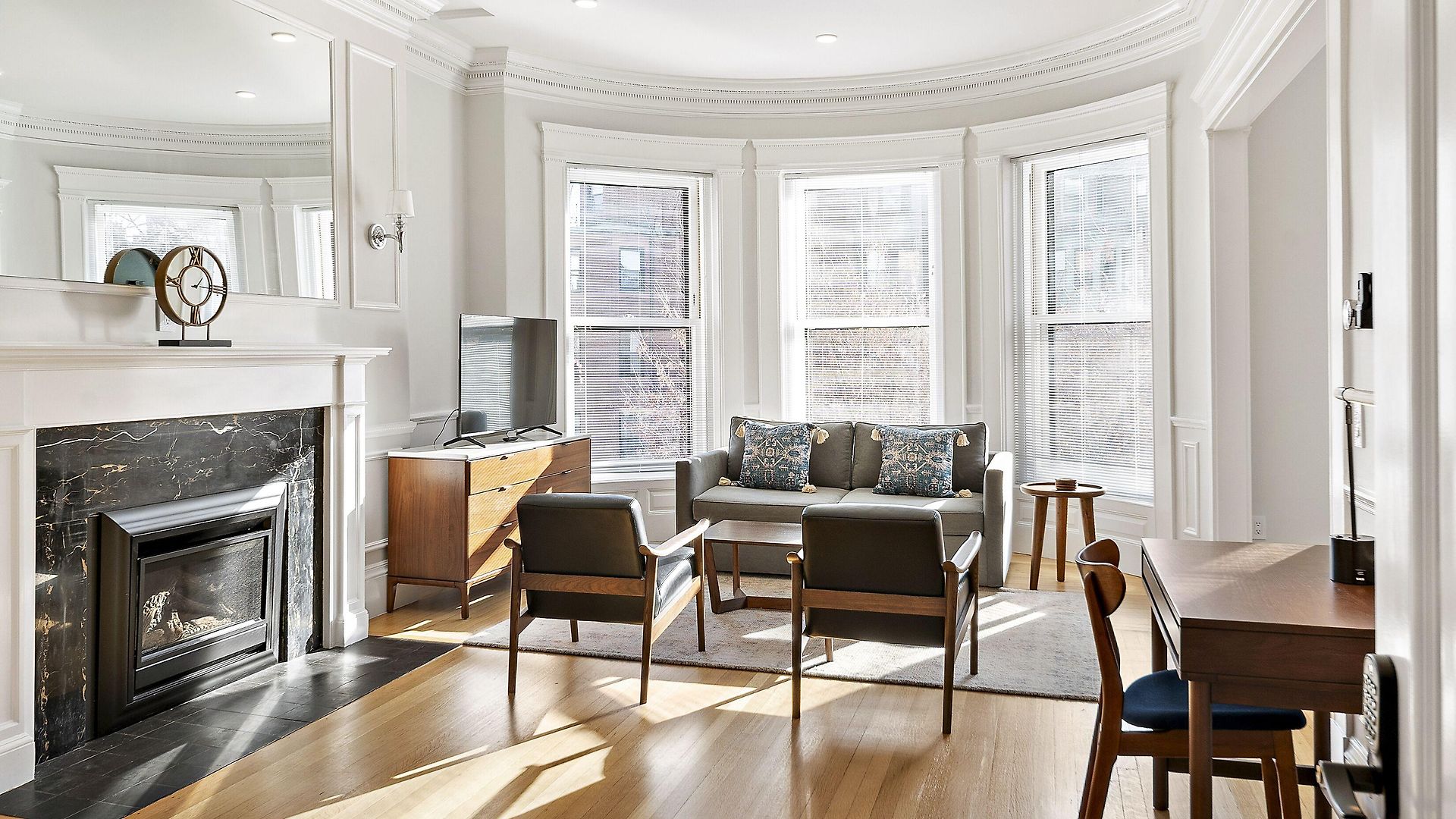 The Gryphon House Bed & Breakfast Boston