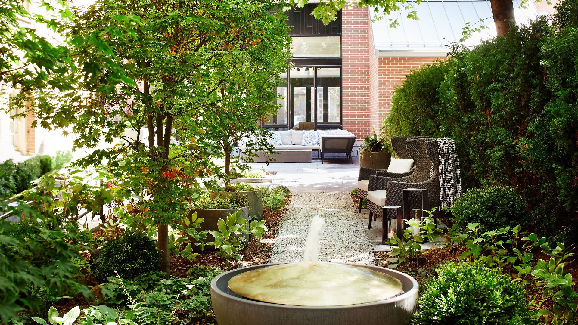 The Whitney 5*