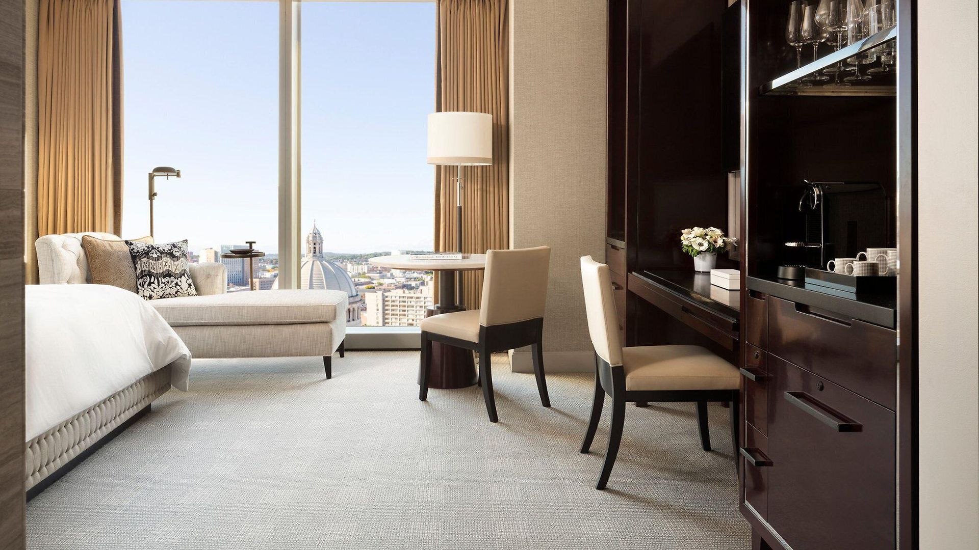 Four Seasons One Dalton Street, 5*