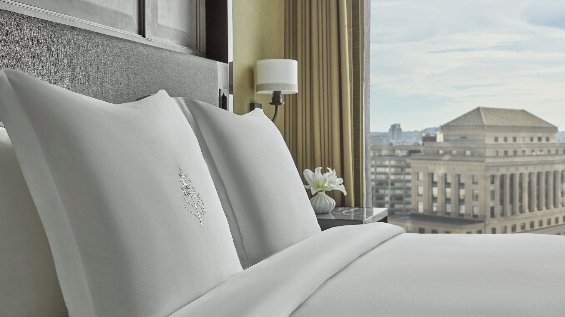 Four Seasons One Dalton Street,