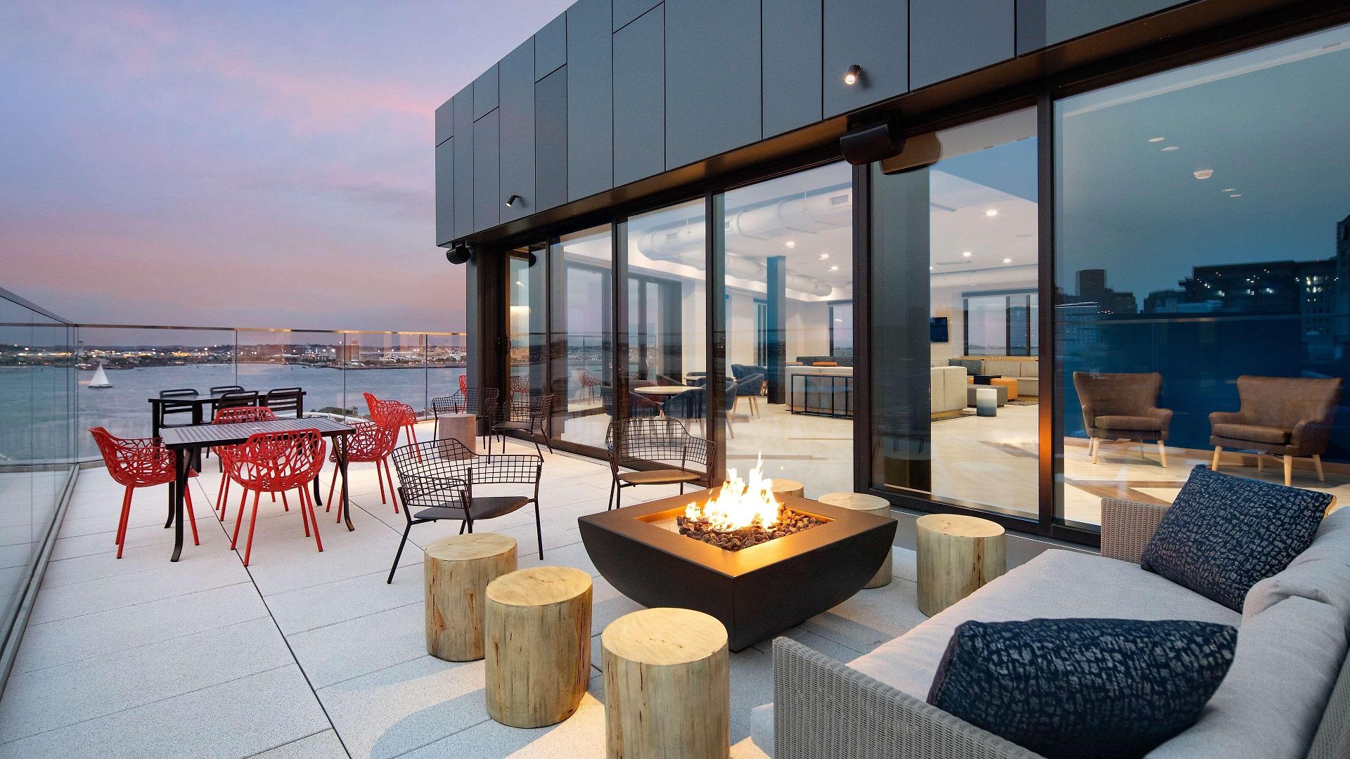 Hyatt Place Boston/seaport District 3*