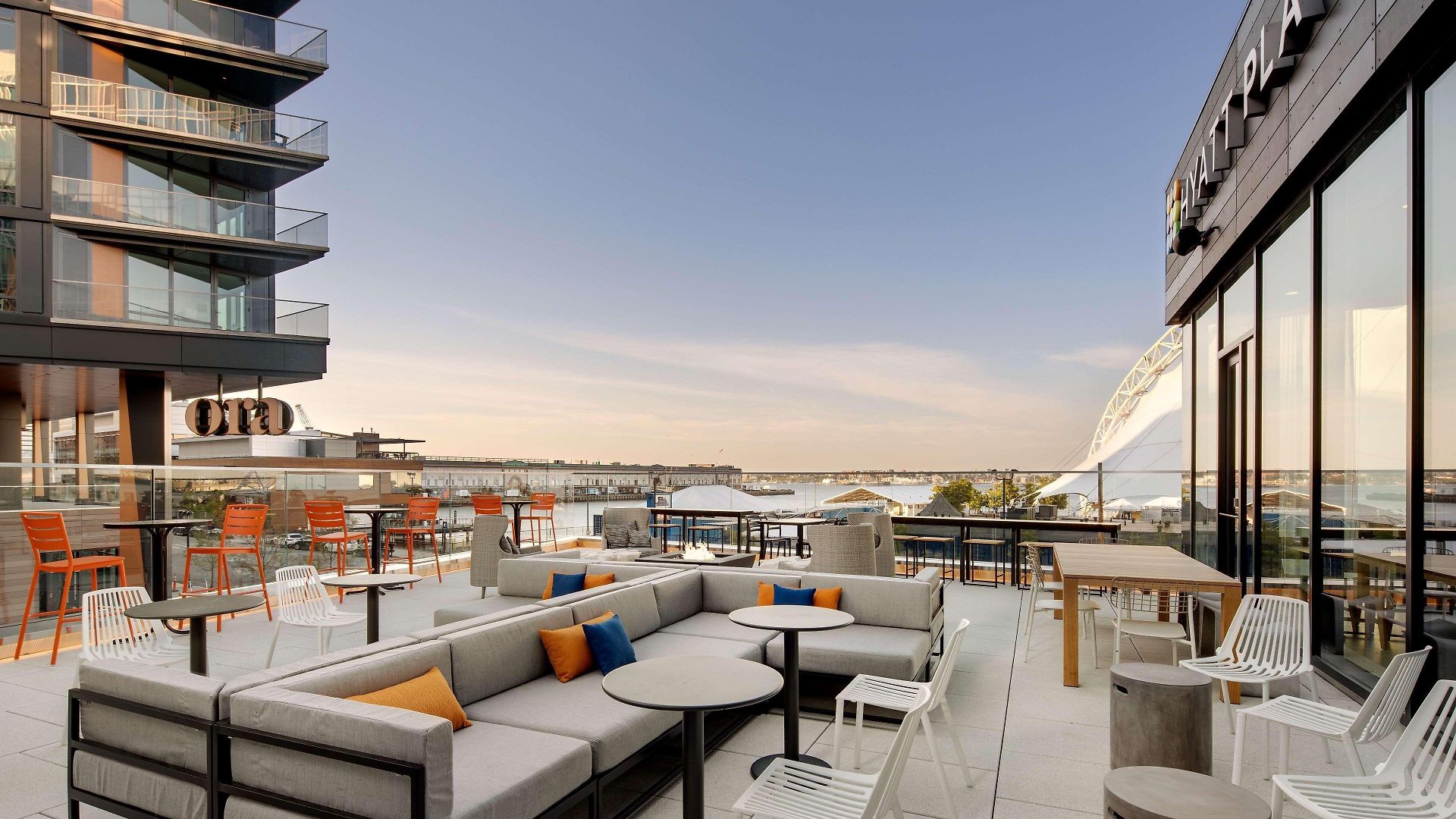 Hyatt Place Boston/seaport District Hotel