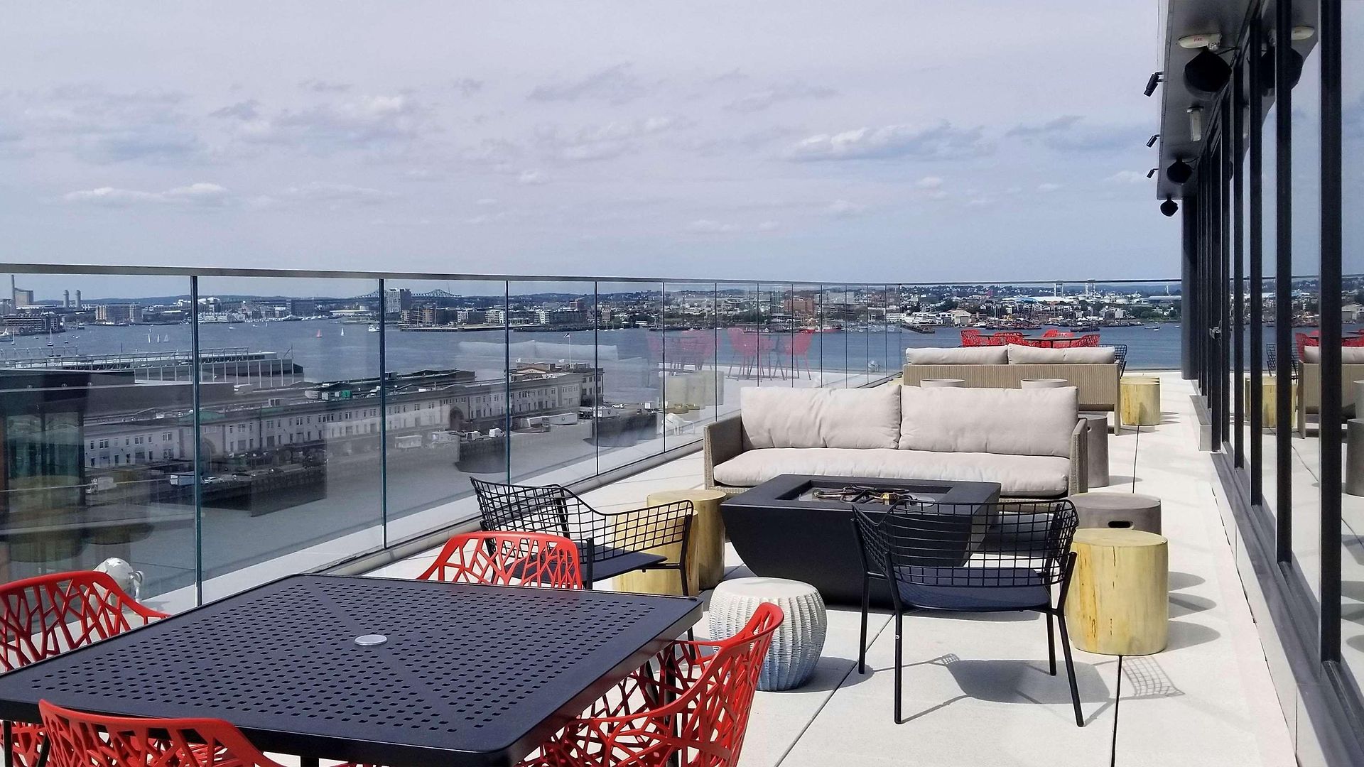 Hyatt Place Boston/seaport District 3* Boston