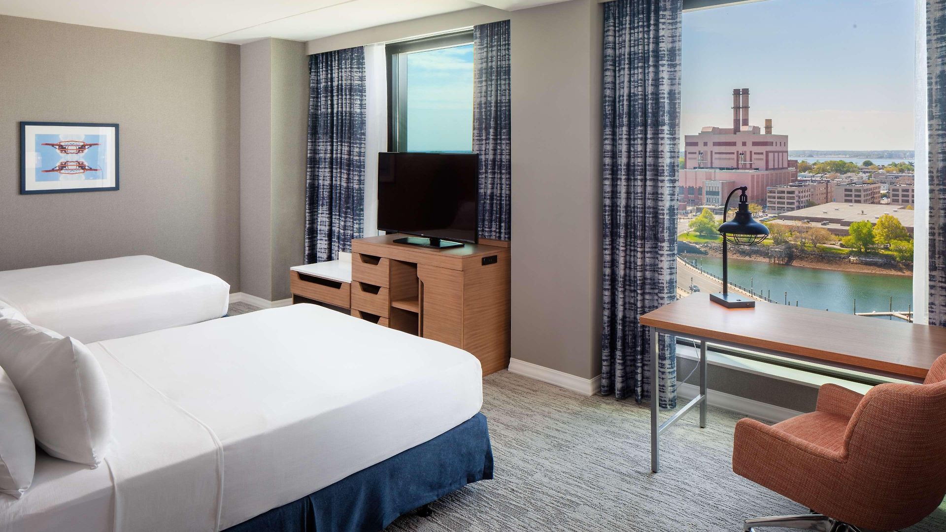 Hampton By Hilton At The Seaport District Boston