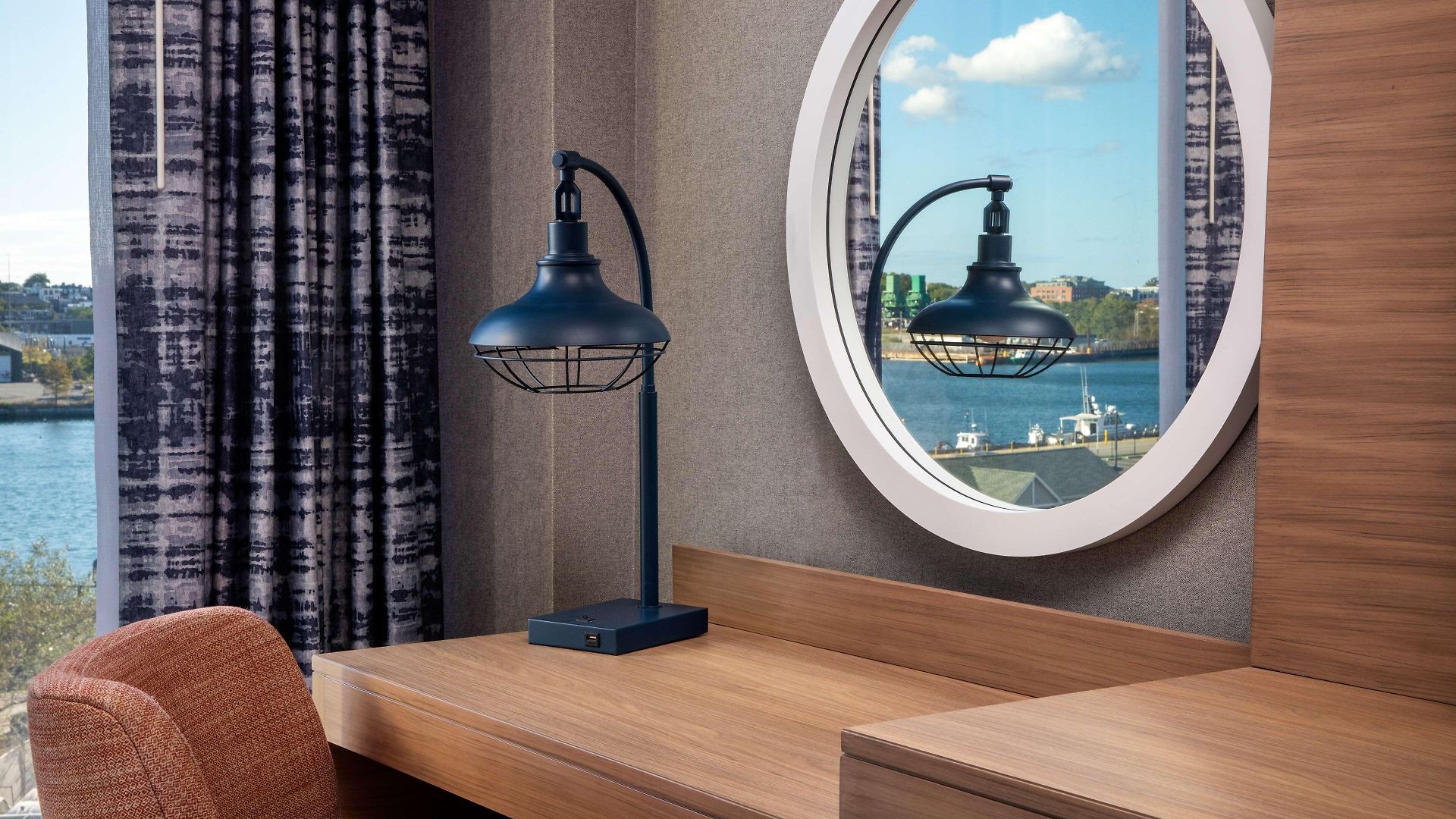 Hampton By Hilton At The Seaport District 3* Boston