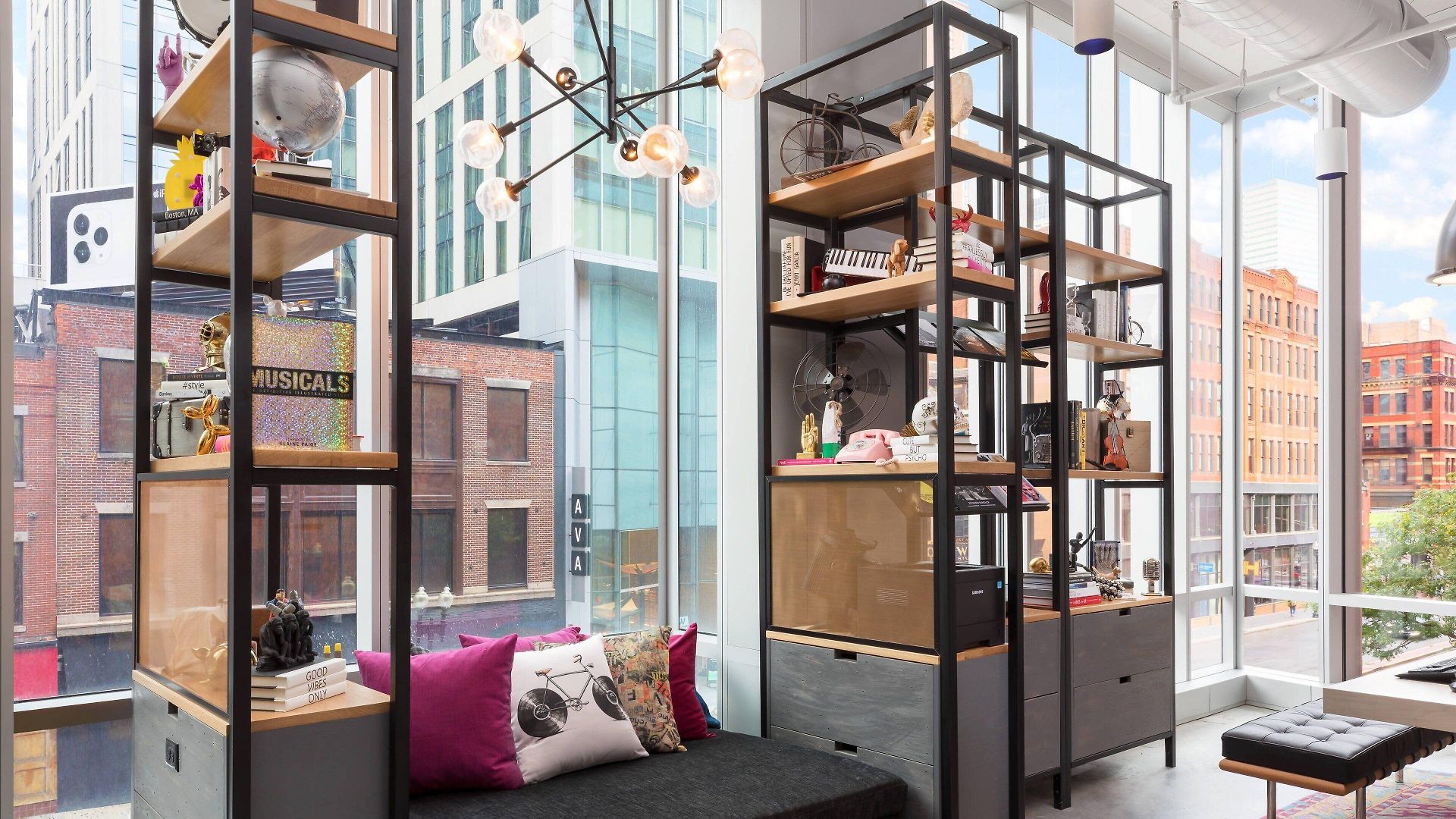 Moxy Downtown Hotel 3*