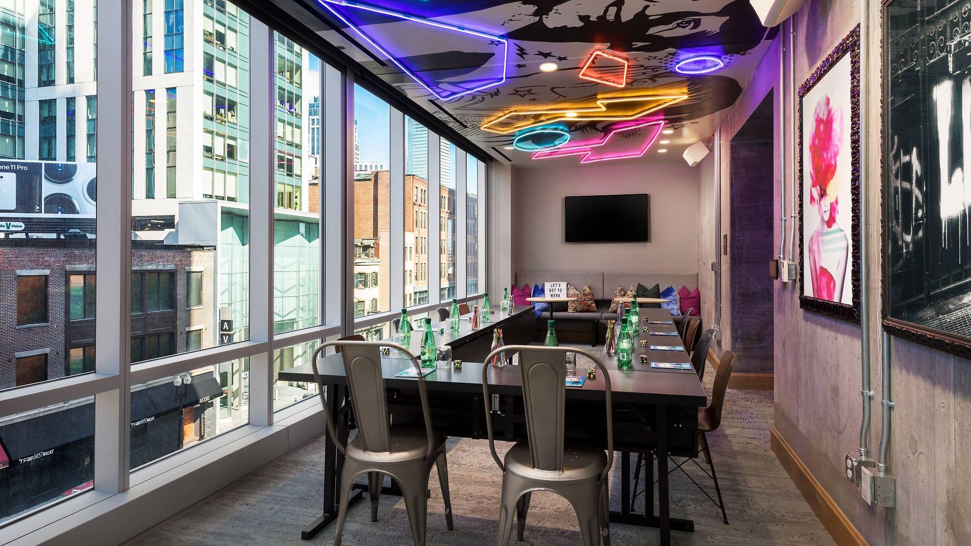 Moxy Downtown 3* Boston