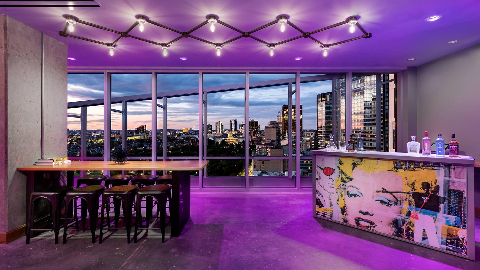 Moxy Downtown Hotel