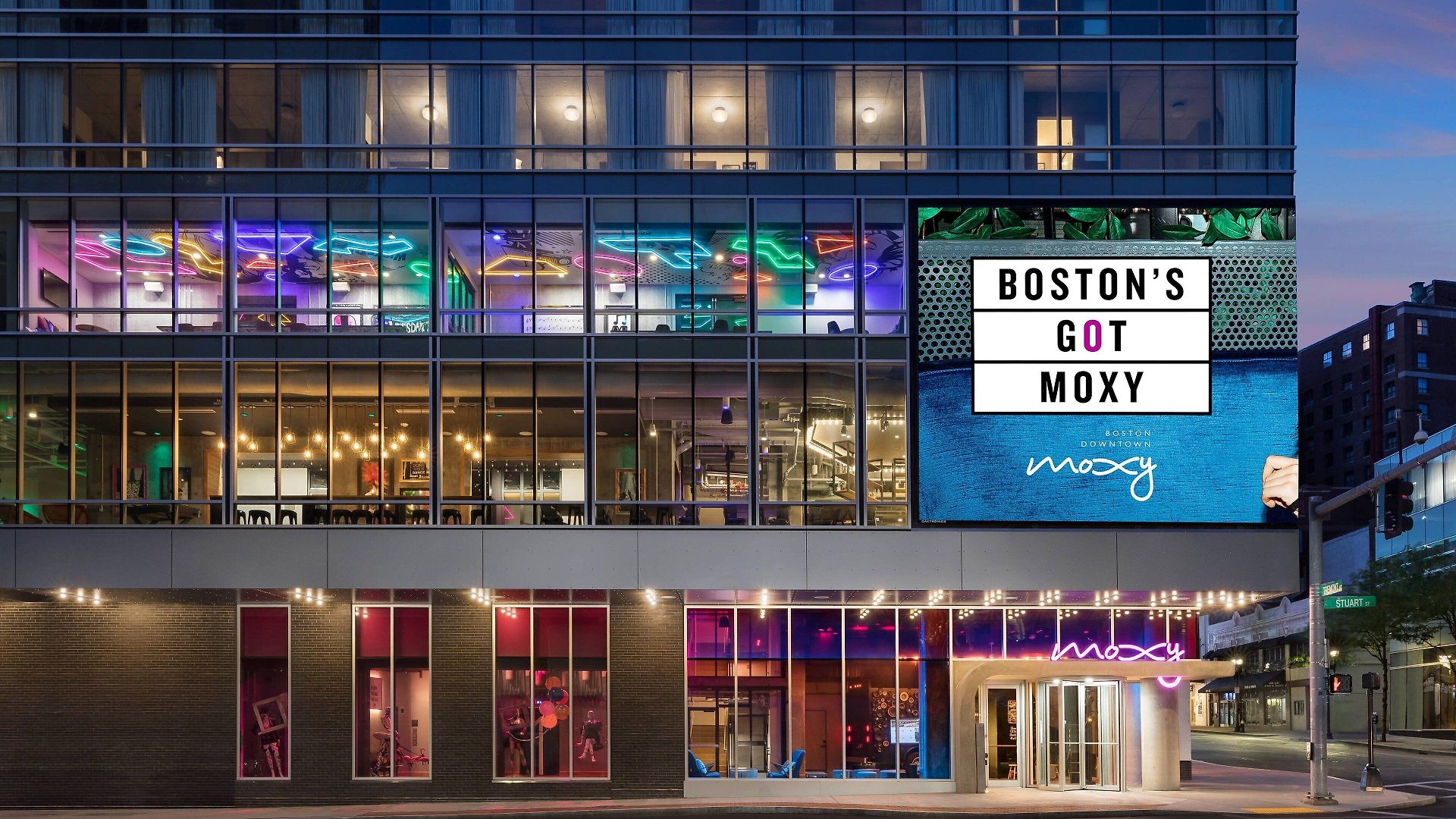 Hotel Moxy Downtown 3*
