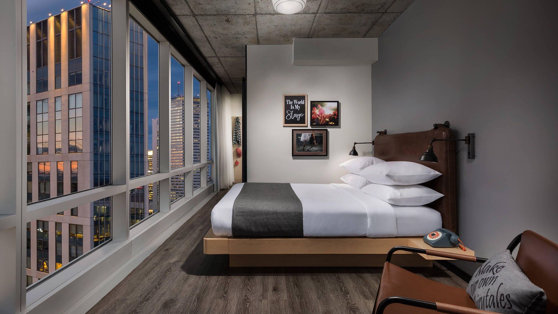 Hotel Moxy Downtown 3*