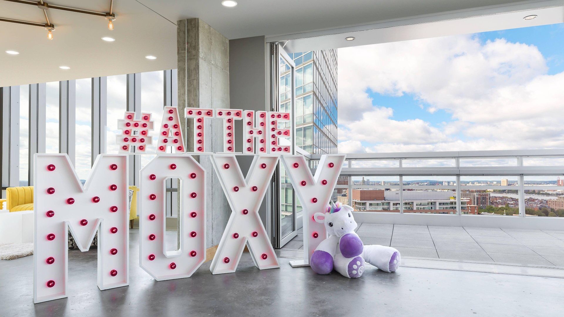 Moxy Downtown Hotel Boston