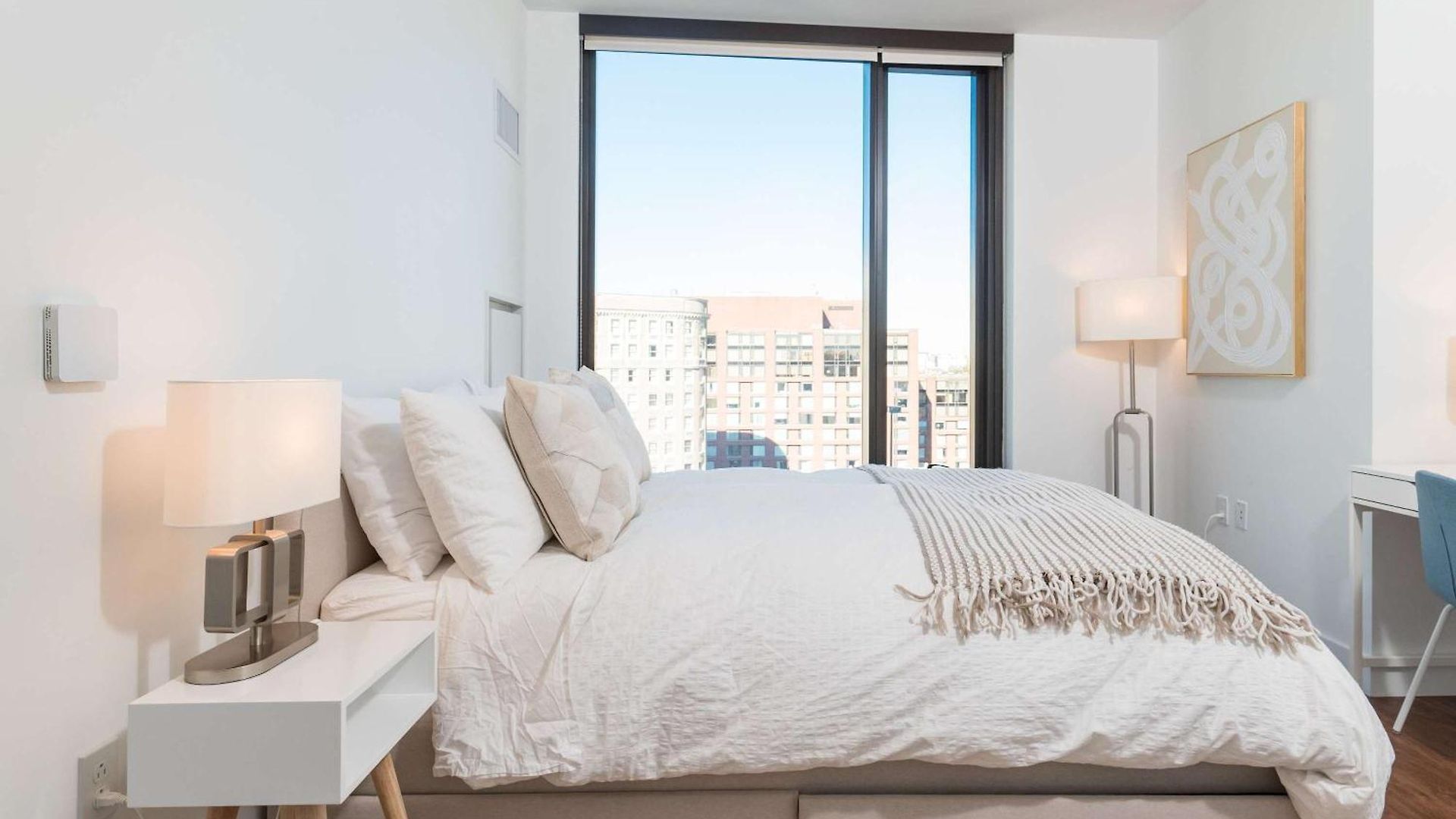 Apartment Upscale Penthouse With Gym Parking Near Mgh Tufts Boston