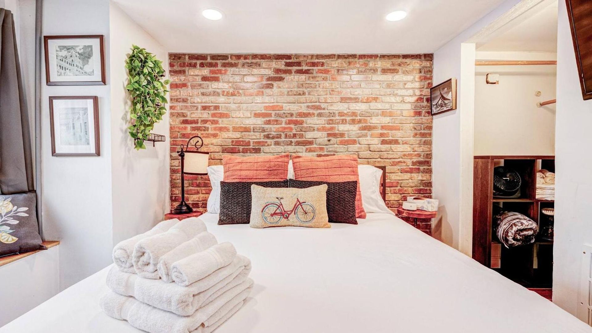 Eagle's Landing - Logan Airport Guest house 3*