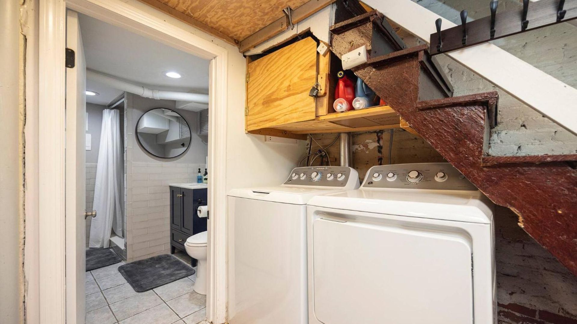 Eagle's Landing - Logan Airport Guest house