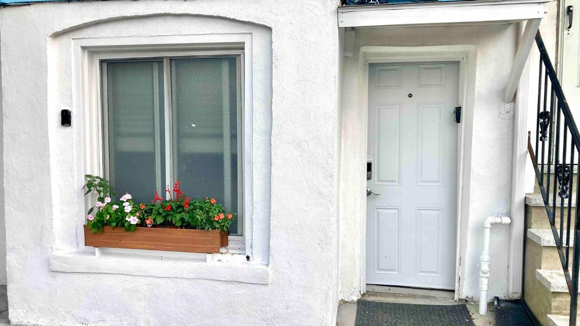 Eagle's Landing - Logan Airport Guest house 3*