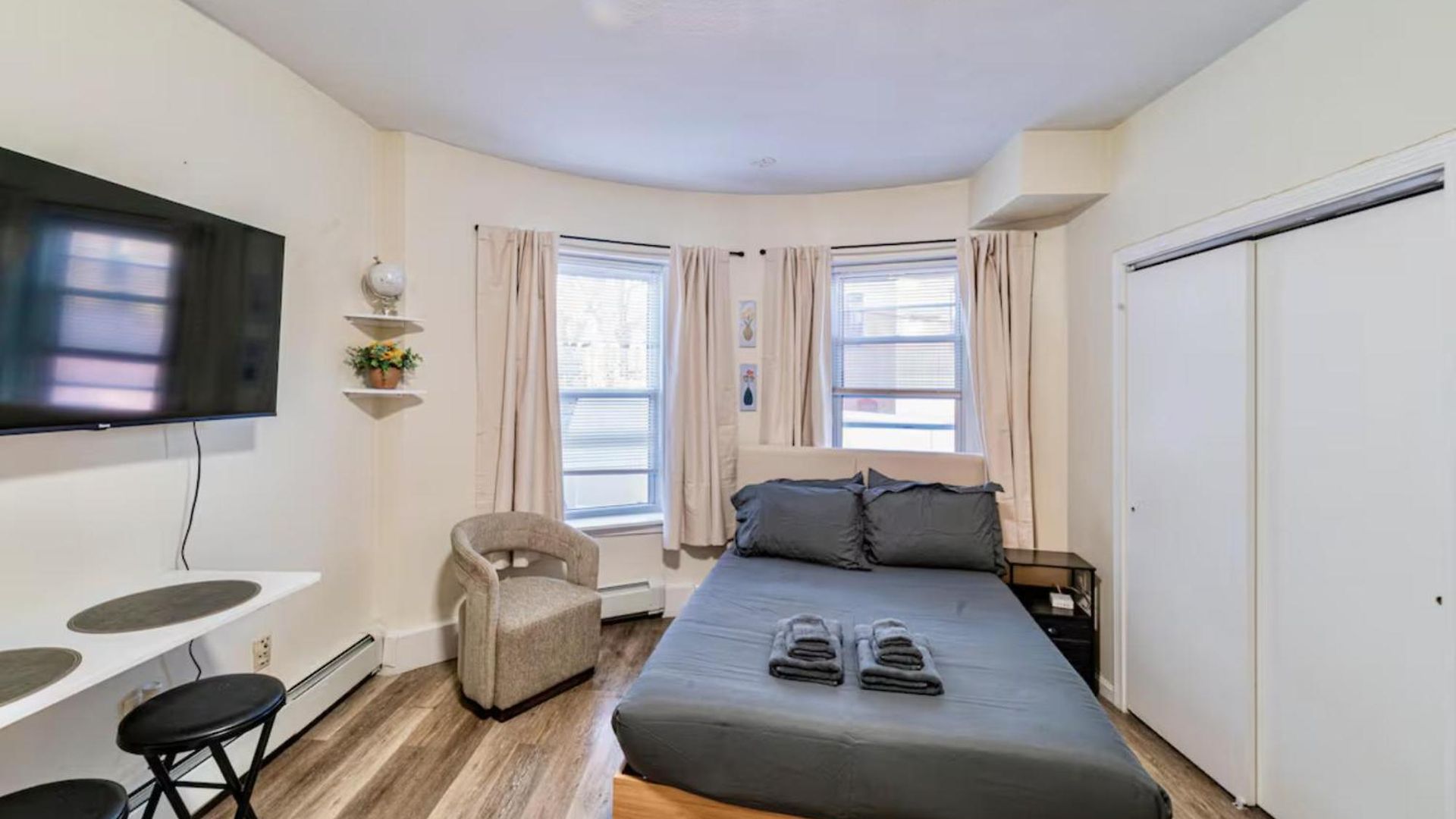 Apartment Cozy Near Massart & Longwood, 3-min Walk To T