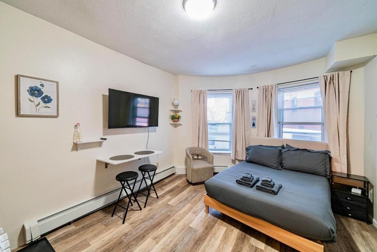Cozy Near Massart & Longwood, 3-min Walk To T * Boston