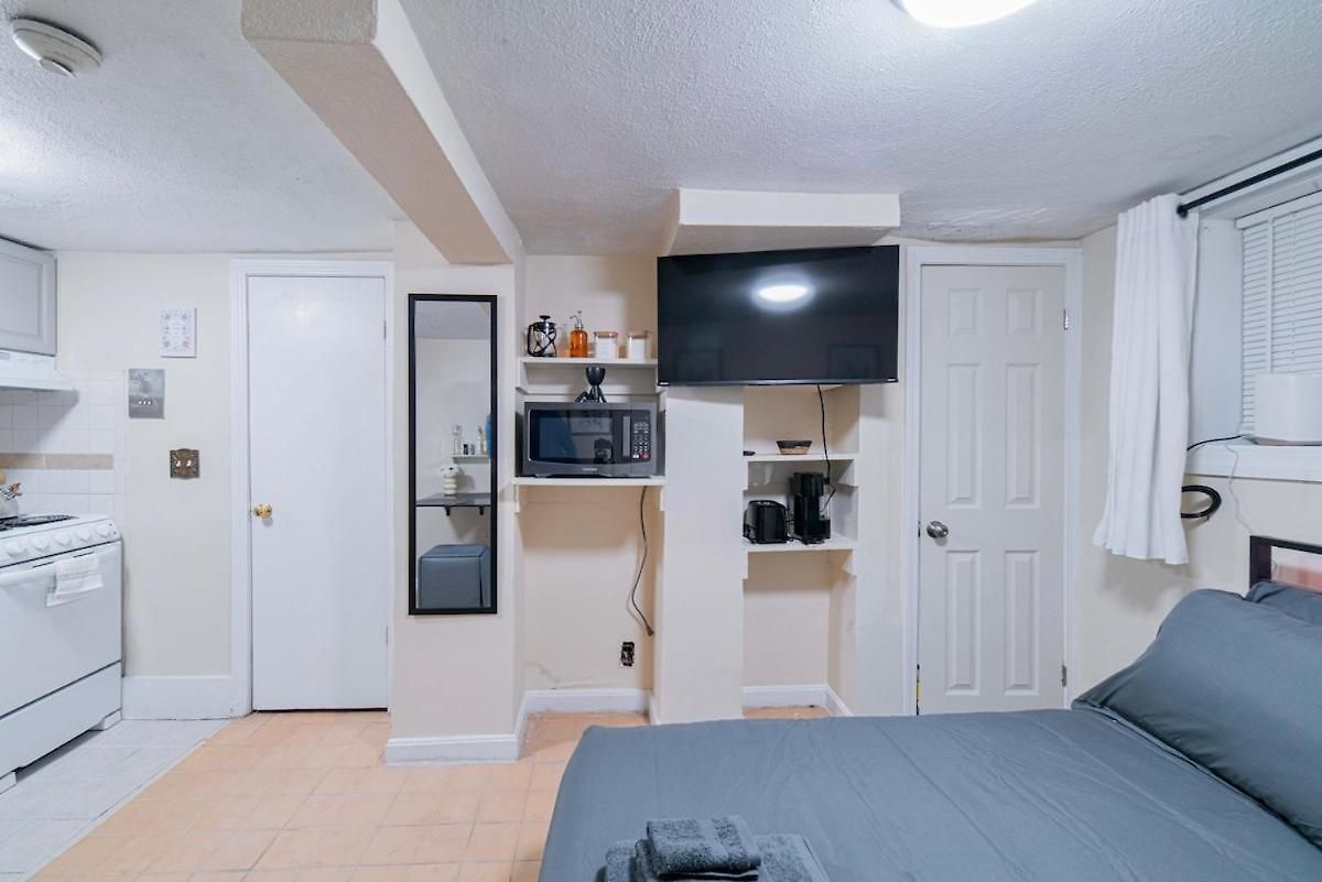 Cozy Basement - Steps To Longwood And Massart - 3min Walk To T