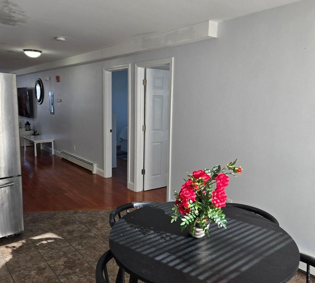 Cozy Nest Getaway Near Boston! Apartment