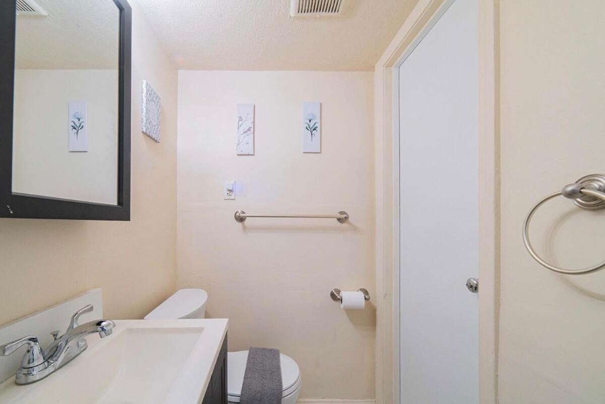 Cozy Basement - Steps To Longwood And Massart - 3min Walk To T