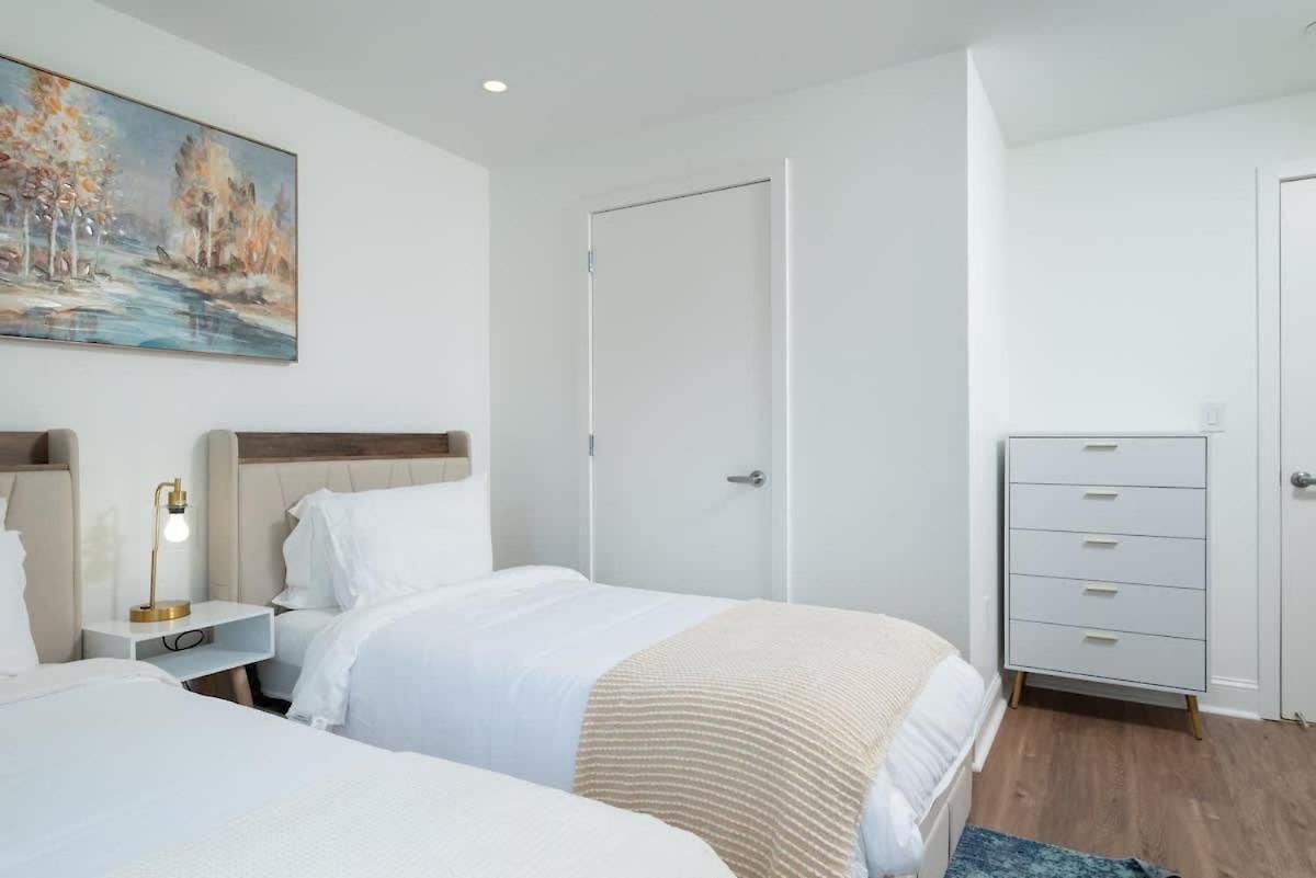 2br In Downtown & T-station Apartment *