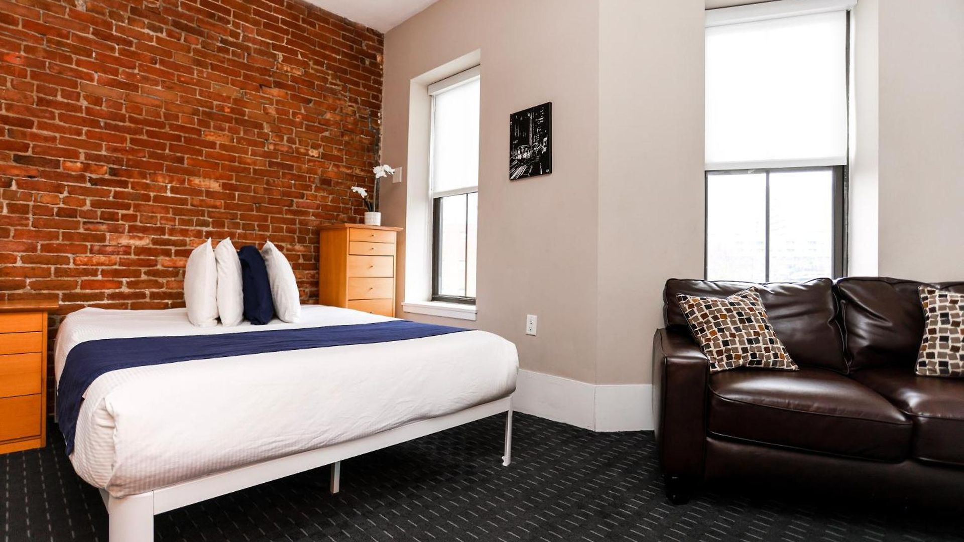 Stylish In Brownstone, C.ave #21 Boston