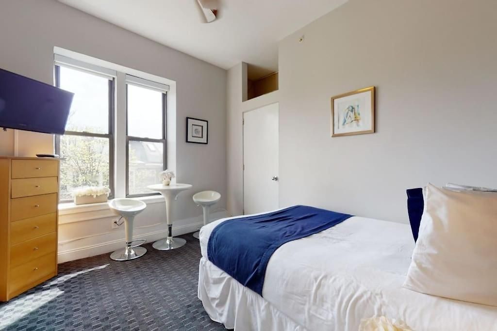 Stylish Downtown In The Boston, C.ave #34 4* Boston