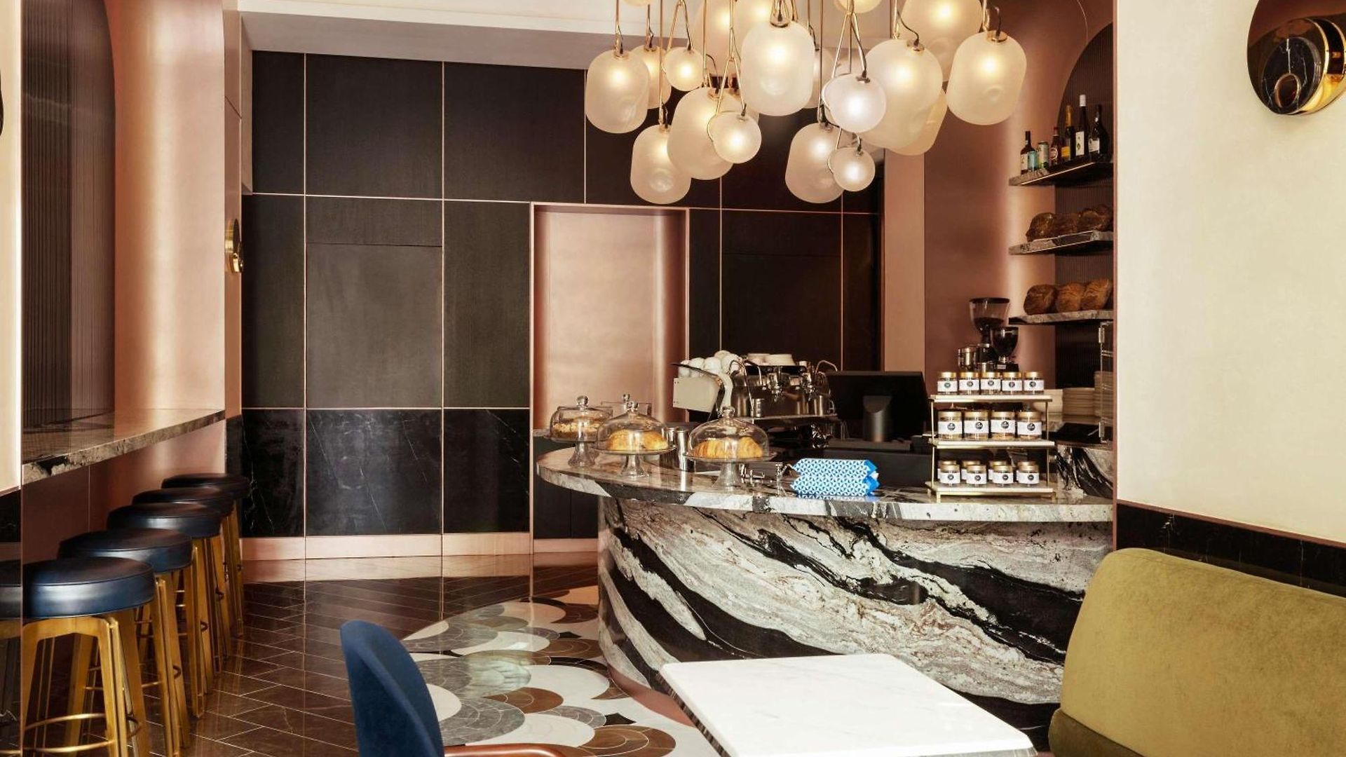 Raffles 5* Boston